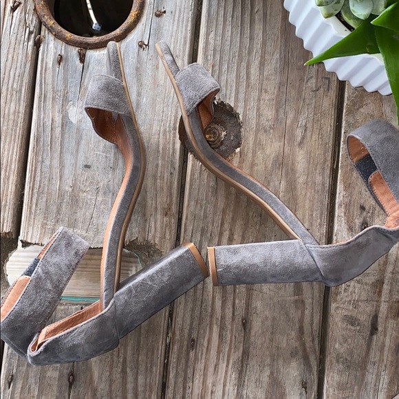 Jeffrey Campbell  heels gray suede size 8 - Picture 5 of 6